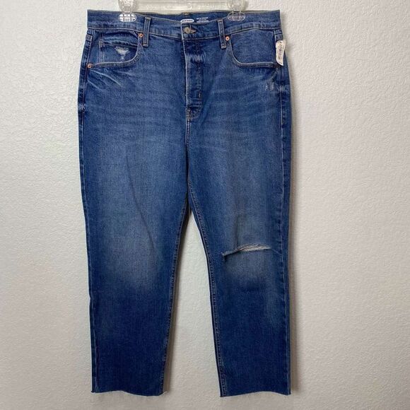 Old Navy Denim - Old
Navy Extra High Rise Sky-HI Straight Women’s Size 16